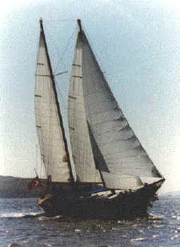 MS Aksona under sail